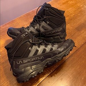 La Sportiva Men's Ultra Raptor II Mid Leather GTX Hiking Boots 12 Wide